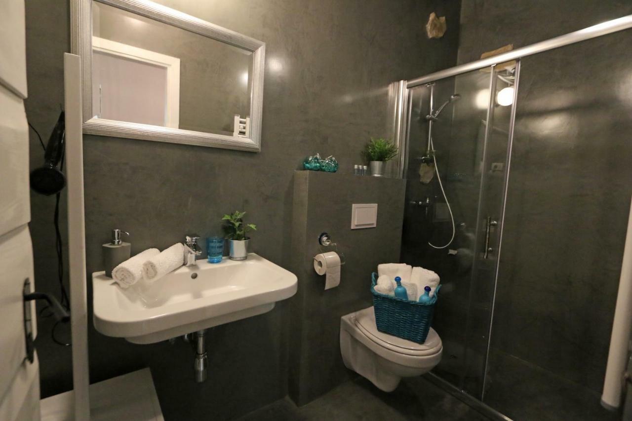 Val&Mar Studio Apartment Zara Esterno foto